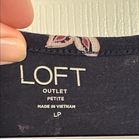 Loft top with flutter sleeve- large petite - Picture 2 of 4